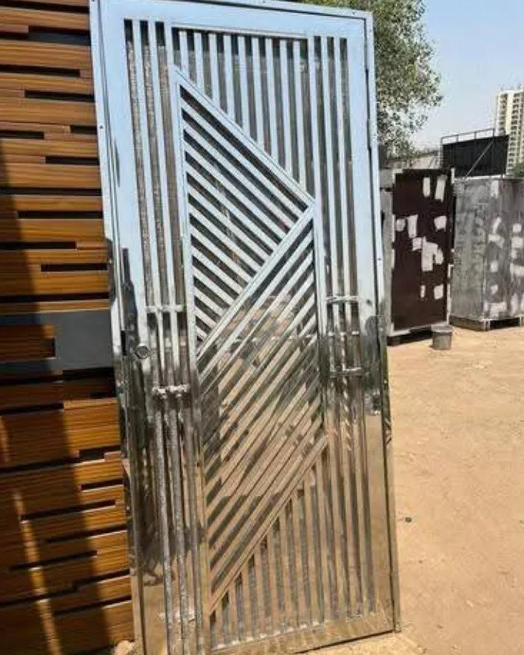 Diagonal Ray Gate — Main Gates fabricated in Lucknow