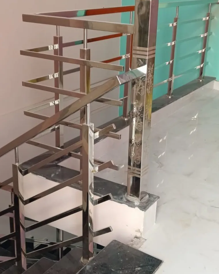 Stepped Newel Detail — Railings & Balustrades fabricated in Lucknow